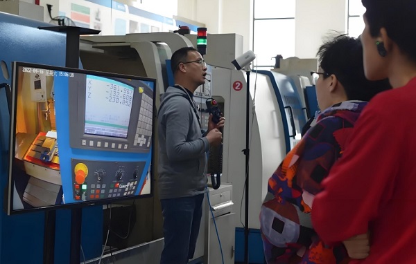 教育培訓(xùn)機(jī)構(gòu)如何選擇激光切割機(jī)？