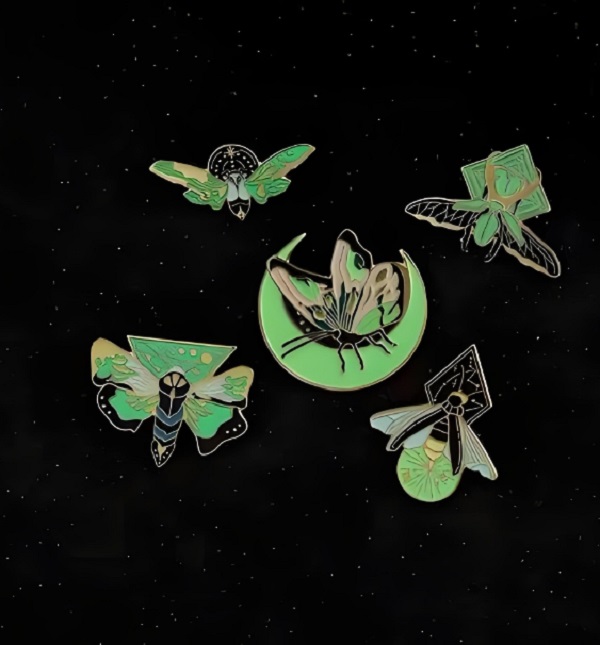 獎牌與工藝徽章打標(biāo)還得是激光打標(biāo)機(jī)