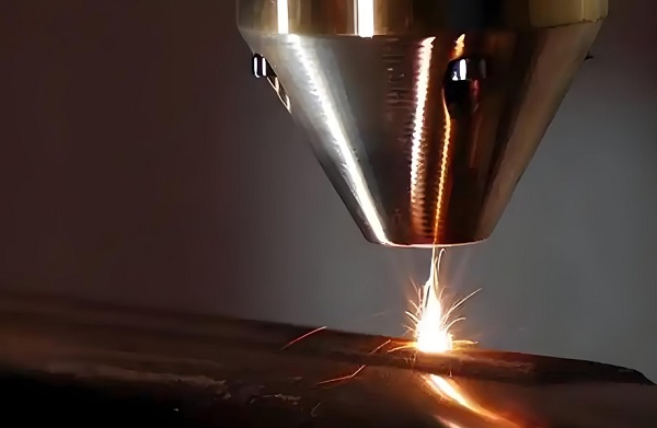 激光焊接機與傳統(tǒng)焊接設(shè)備相比有哪些優(yōu)勢？