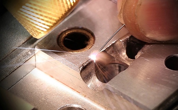 模具修補(bǔ)激光焊接