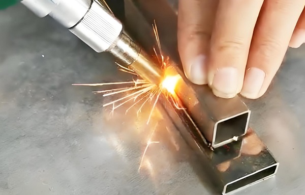 手持激光焊接機(jī)能焊不銹鋼嗎？