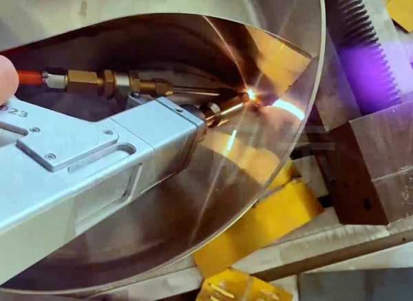 激光焊接機(jī)上用的45度鏡片有什么用？