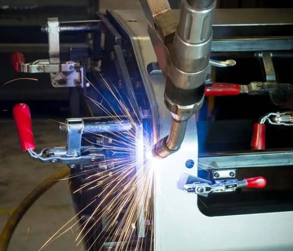 激光焊接機是否可以分層焊接？