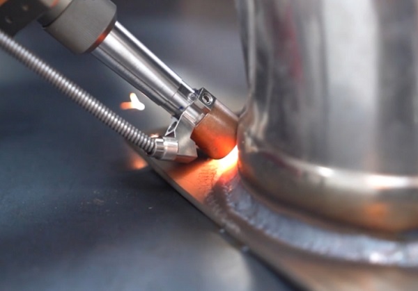 激光焊接機(jī)的操作便捷性對(duì)操作人員有哪些影響？