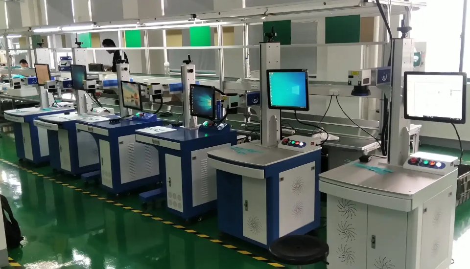 激光打標(biāo)機(jī)能同時(shí)對(duì)不同材質(zhì)工件打標(biāo)嗎？