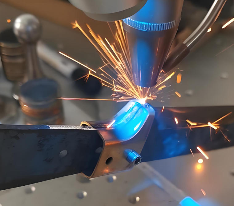 如何防止激光焊接機的焊接面出現(xiàn)裂紋？